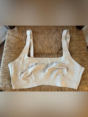 SKIMS Seamless Sculpt Low Back Bralette Nude - Size Small